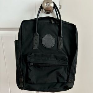 Fjallraven Kanken 2 backpack- Excellent Condition- black on black